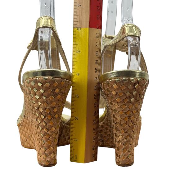 Stuart Weitzman Juty Woven Gold Metallic Wedge Sandal Women 6.5 Resort Luxe Glam - Picture 6 of 9